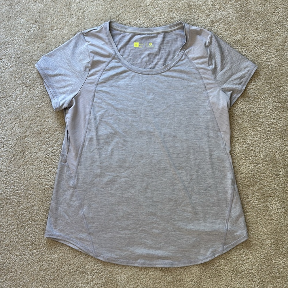 Women’s Activewear Dri Fit Shirt Size Medium